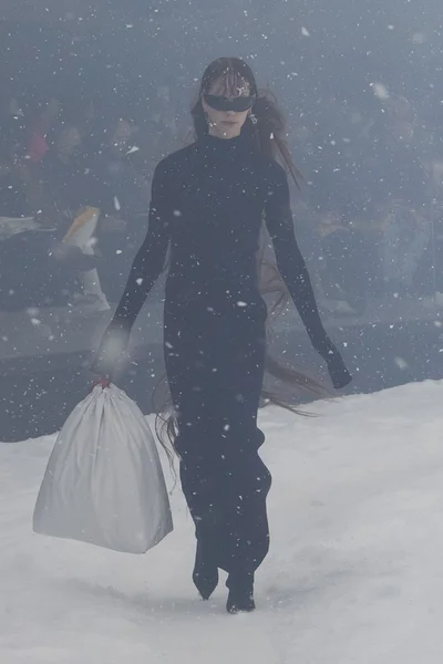 Look 9